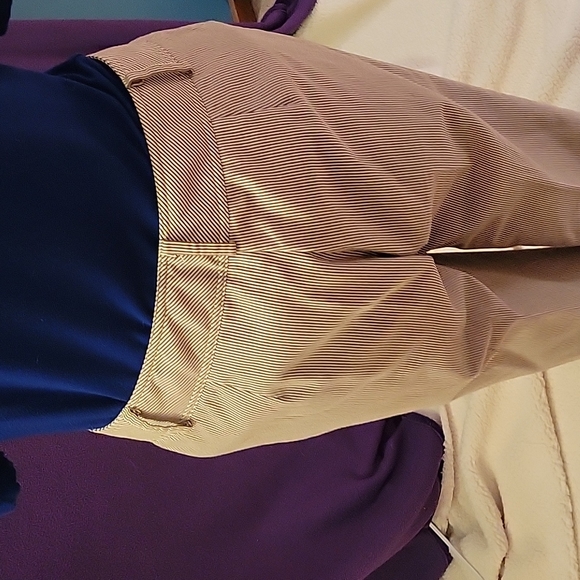 Two piece jacket and pant suit - Picture 5 of 5